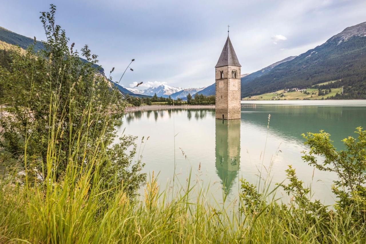 Aktiv- Und Wellnesshotel Traube- Post Curon Venosta Esterno foto