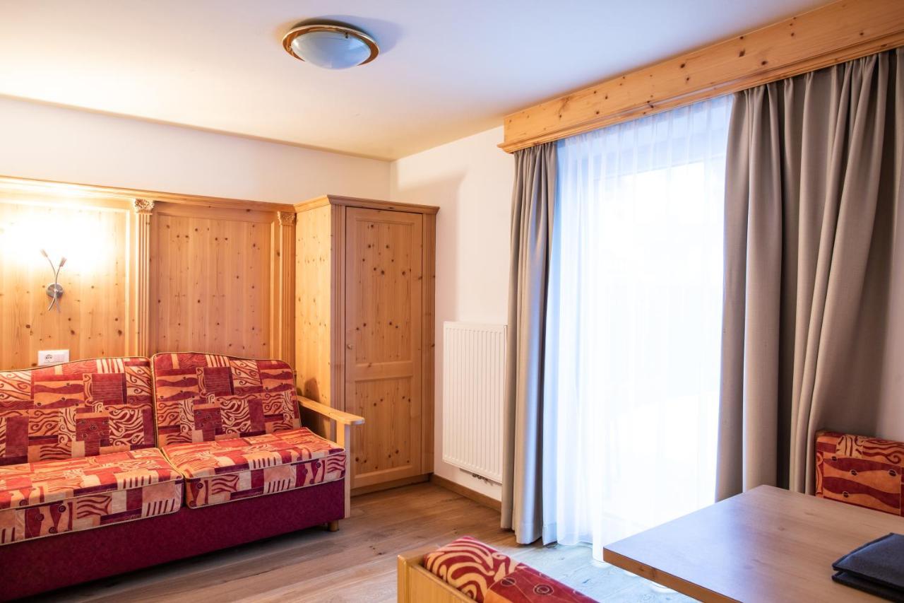 Aktiv- Und Wellnesshotel Traube- Post Curon Venosta Esterno foto