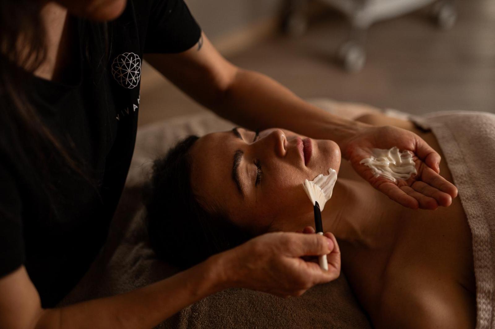 Aktiv- Und Wellnesshotel Traube- Post Curon Venosta Esterno foto