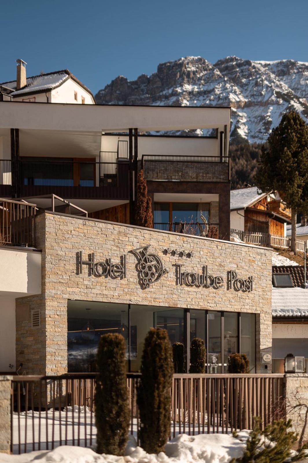Aktiv- Und Wellnesshotel Traube- Post Curon Venosta Esterno foto