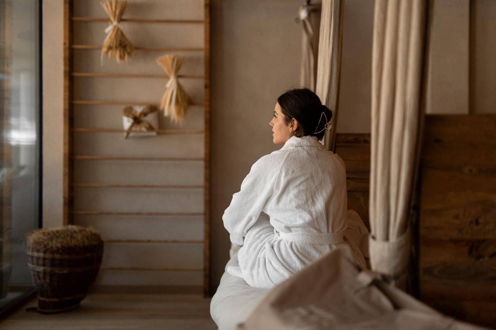 Aktiv- Und Wellnesshotel Traube- Post Curon Venosta Esterno foto