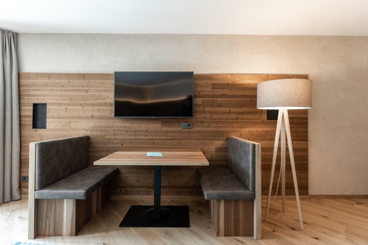 Aktiv- Und Wellnesshotel Traube- Post Curon Venosta Esterno foto