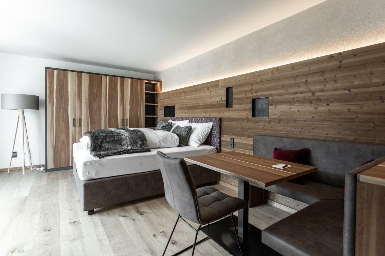 Aktiv- Und Wellnesshotel Traube- Post Curon Venosta Esterno foto