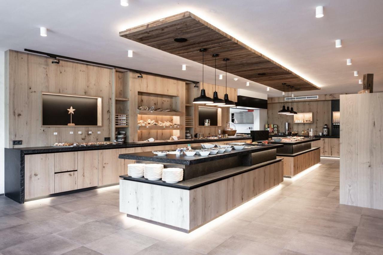 Aktiv- Und Wellnesshotel Traube- Post Curon Venosta Esterno foto