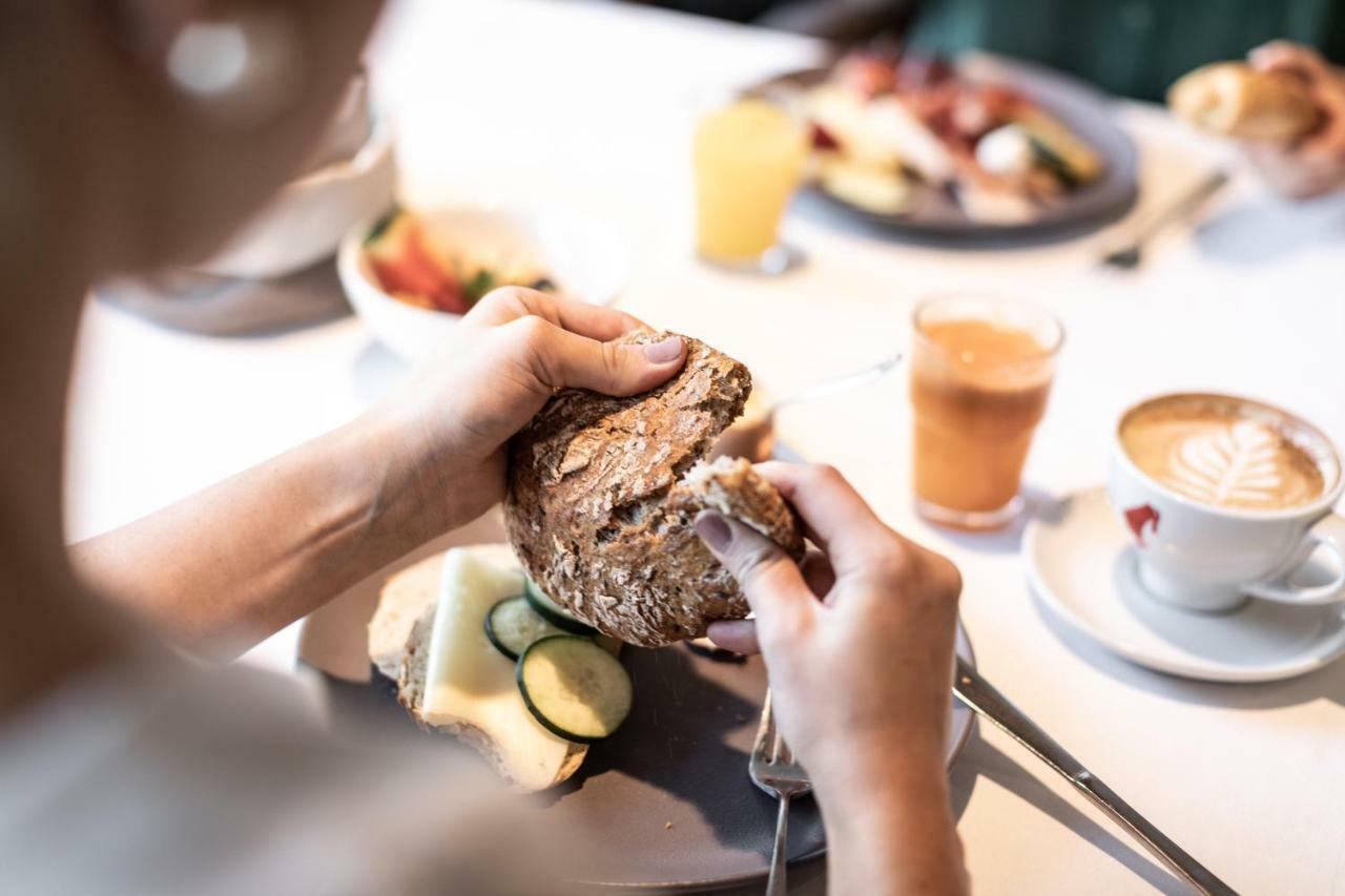 Aktiv- Und Wellnesshotel Traube- Post Curon Venosta Esterno foto