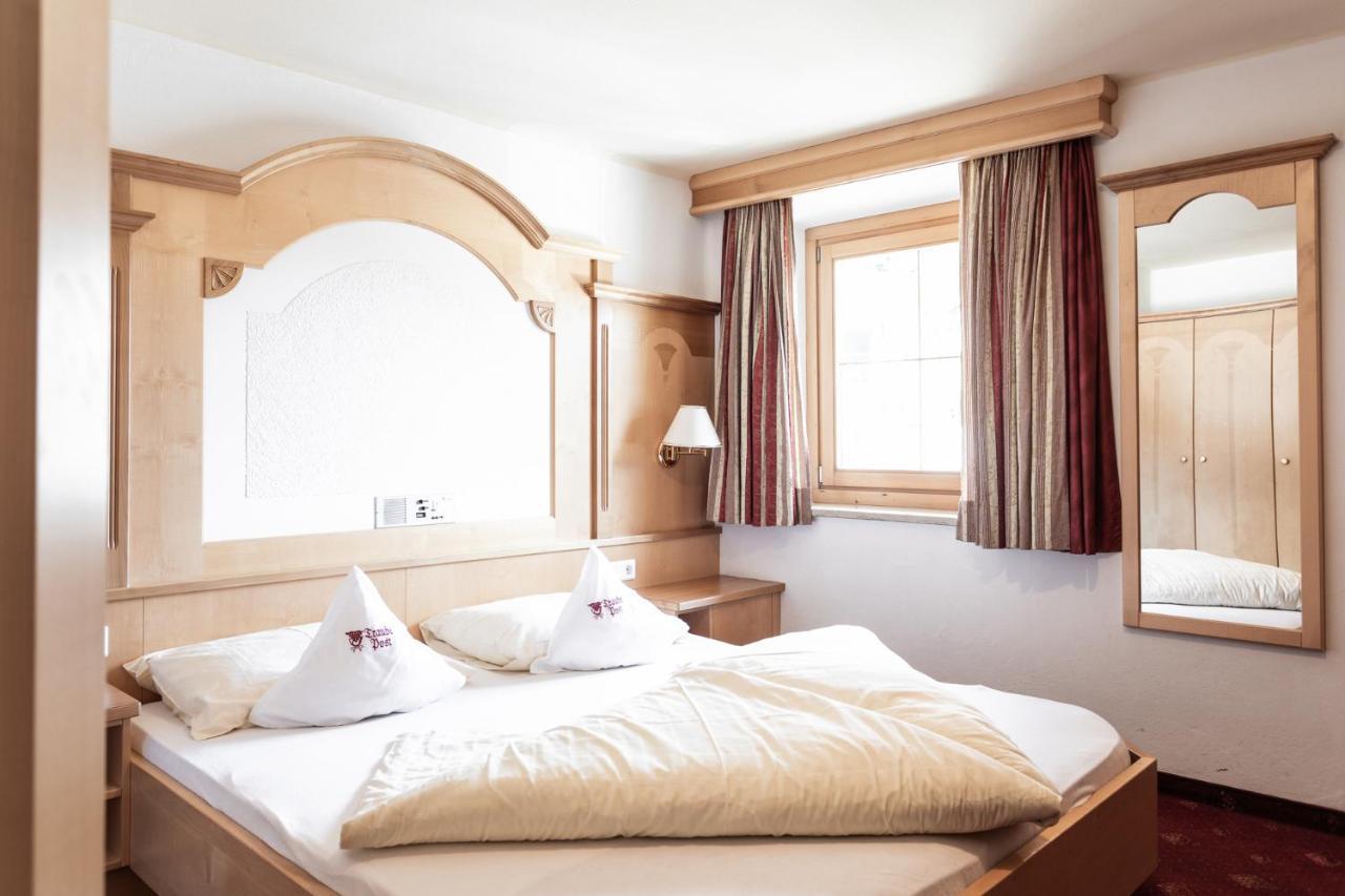 Aktiv- Und Wellnesshotel Traube- Post Curon Venosta Esterno foto